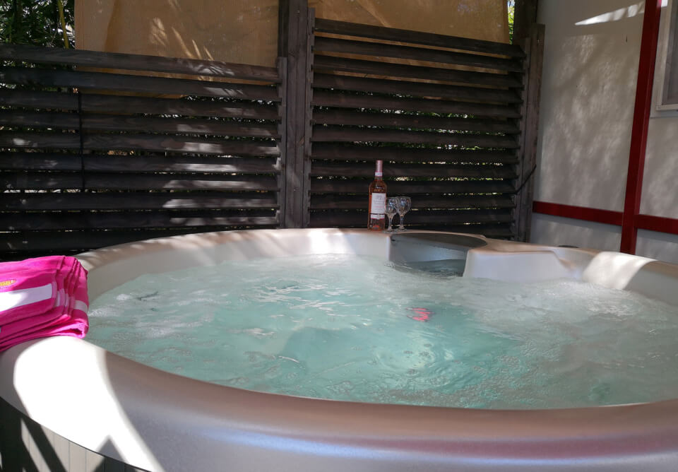 jacuzzi-asia